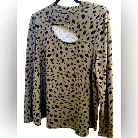 Como Blu Tops - NWT Como Blu 1X green cheetah top